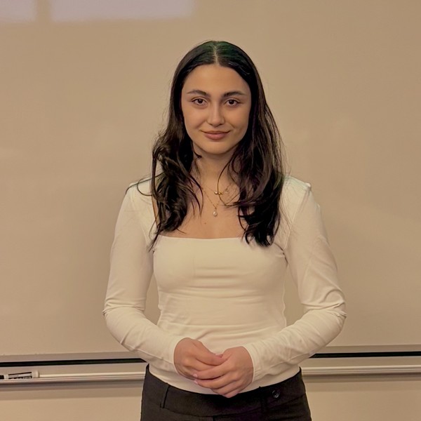 Dr. Melina Asadi